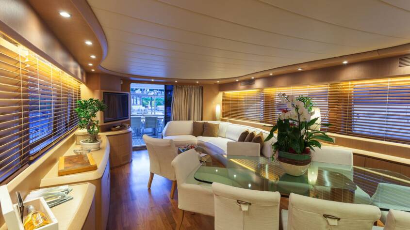 Yacht Blinds in Dubai Harbour